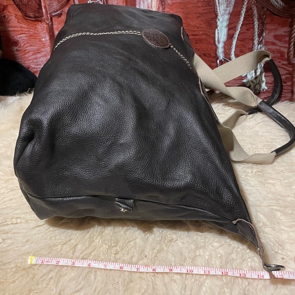 Roots XXL leather duffel bag - Picture 10 of 12